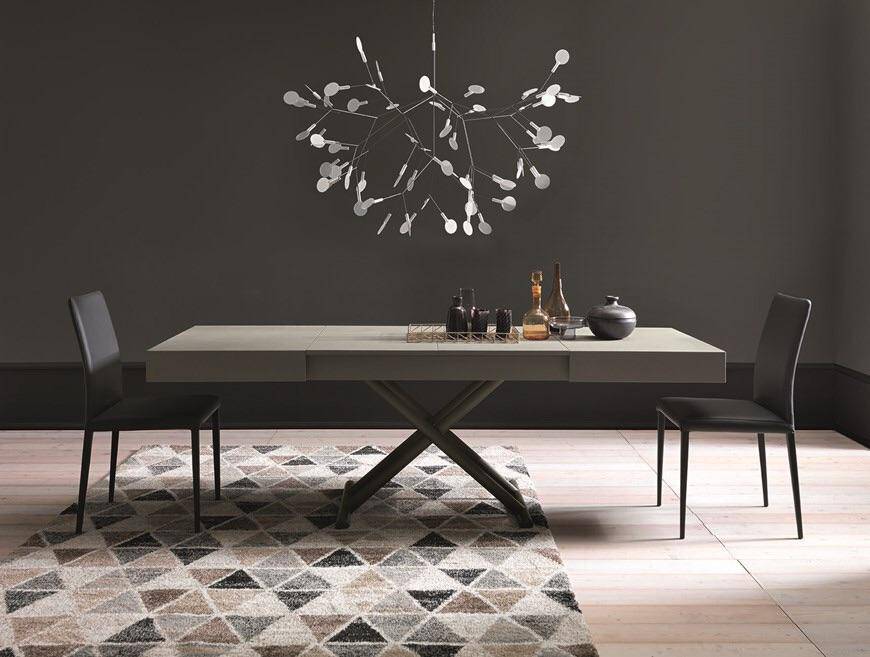 Boxy transformable dining table