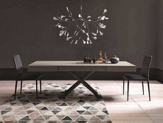 Boxy transformable dining table