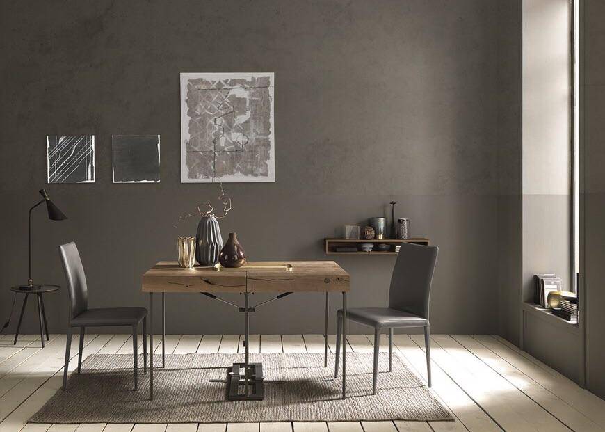 Delta extending console