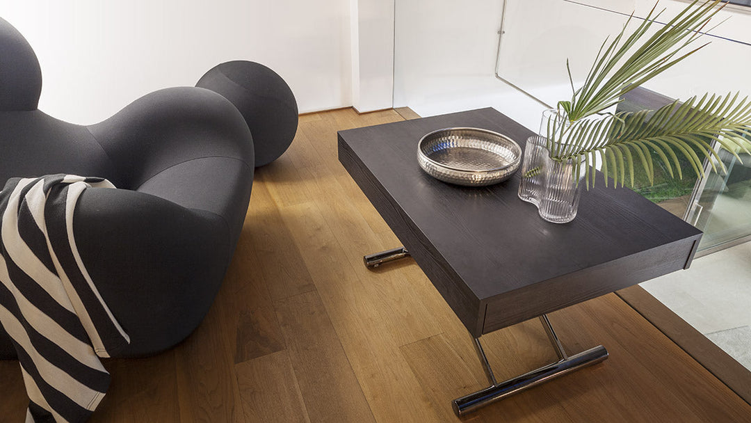 Boxy Small lifted coffee to dining table 