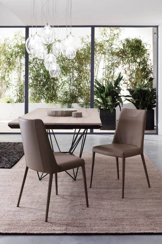 Fil 8, extendable dining table 